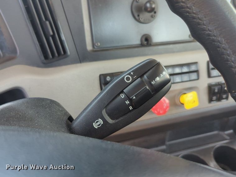 image for item NW9530 2021 Freightliner Cascadia 126 semi truck