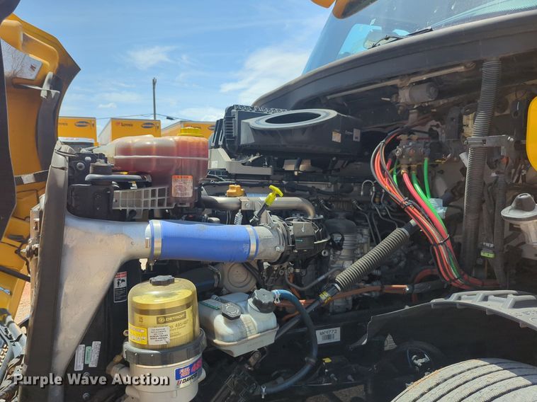 image for item NW9530 2021 Freightliner Cascadia 126 semi truck