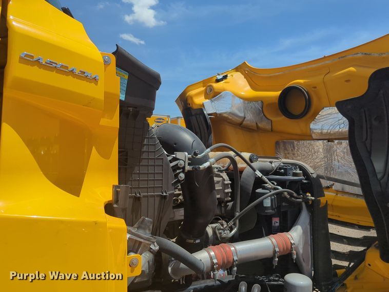 image for item NW9530 2021 Freightliner Cascadia 126 semi truck