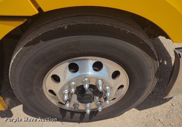 image for item NW9530 2021 Freightliner Cascadia 126 semi truck