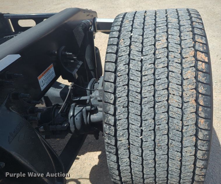 image for item NW9530 2021 Freightliner Cascadia 126 semi truck