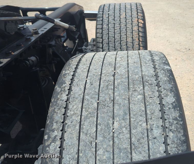 image for item NW9530 2021 Freightliner Cascadia 126 semi truck