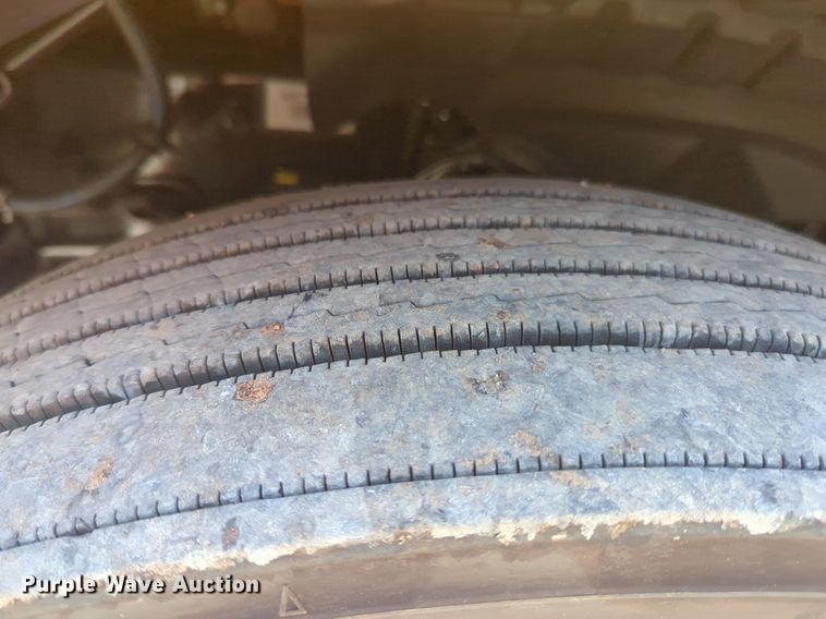 image for item NW9530 2021 Freightliner Cascadia 126 semi truck