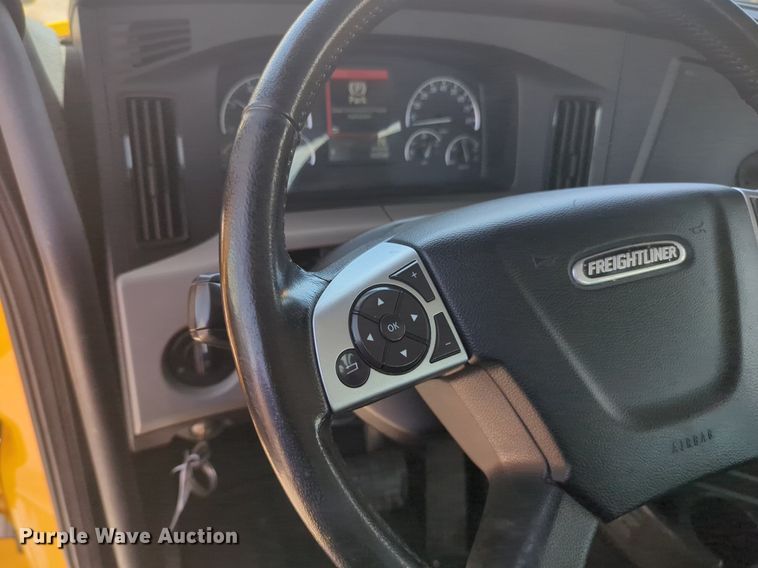 image for item NW9531 2021 Freightliner Cascadia 126 semi truck