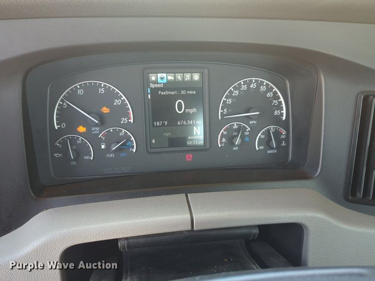 image for item NW9531 2021 Freightliner Cascadia 126 semi truck