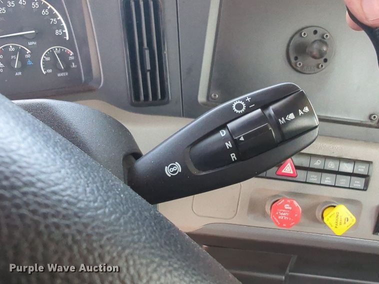 image for item NW9531 2021 Freightliner Cascadia 126 semi truck