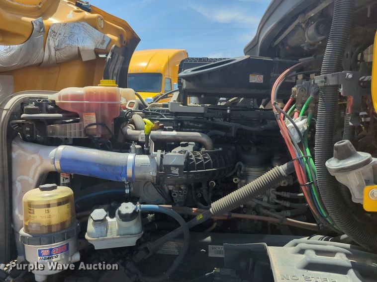 image for item NW9531 2021 Freightliner Cascadia 126 semi truck