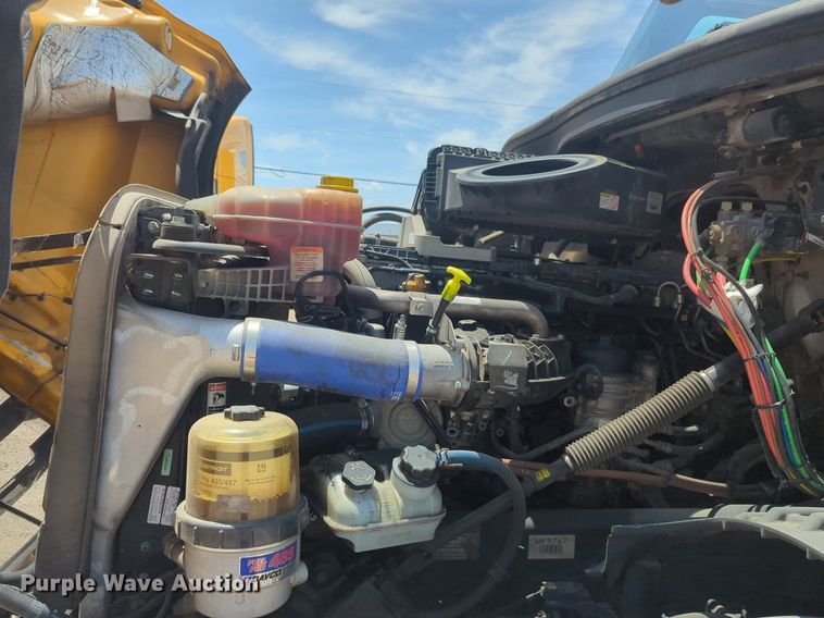 image for item NW9531 2021 Freightliner Cascadia 126 semi truck