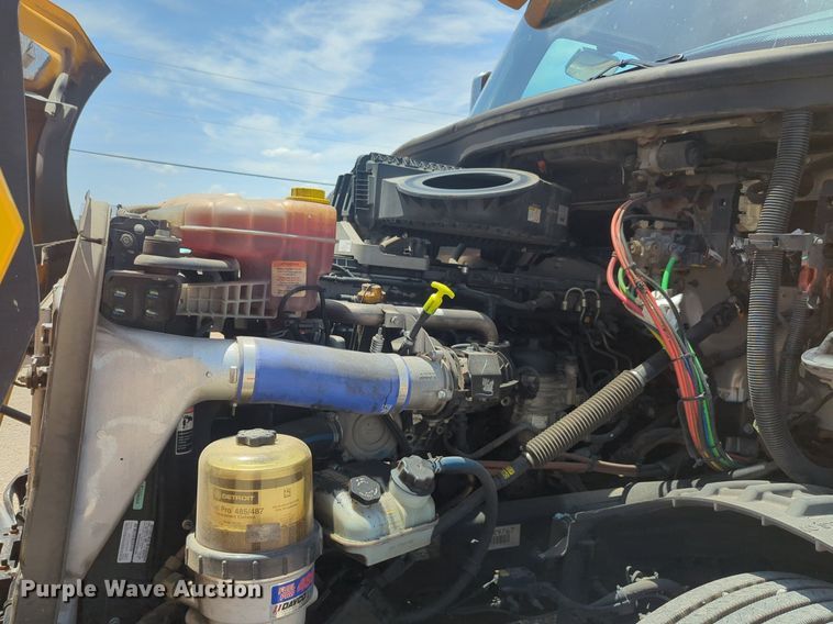 image for item NW9531 2021 Freightliner Cascadia 126 semi truck