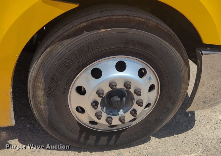 image for item NW9531 2021 Freightliner Cascadia 126 semi truck