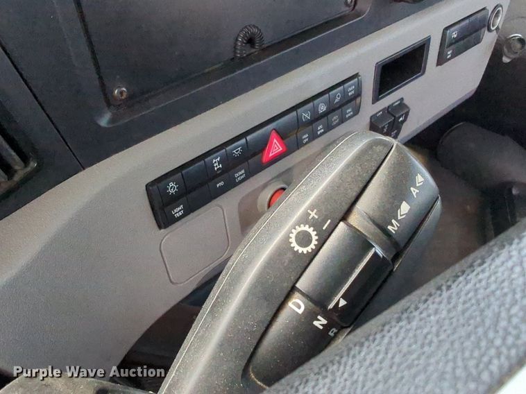 image for item NW9539 2020 Freightliner Cascadia 126 semi truck