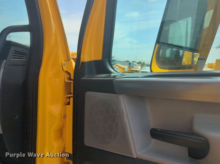 image for item NW9539 2020 Freightliner Cascadia 126 semi truck