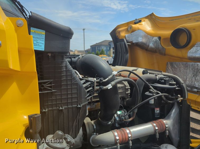 image for item NW9539 2020 Freightliner Cascadia 126 semi truck