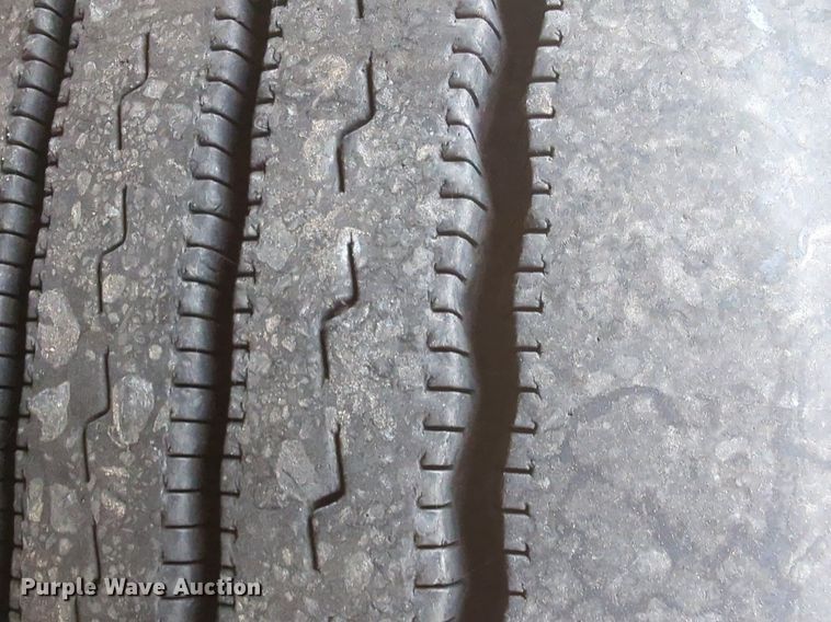 image for item NW9539 2020 Freightliner Cascadia 126 semi truck