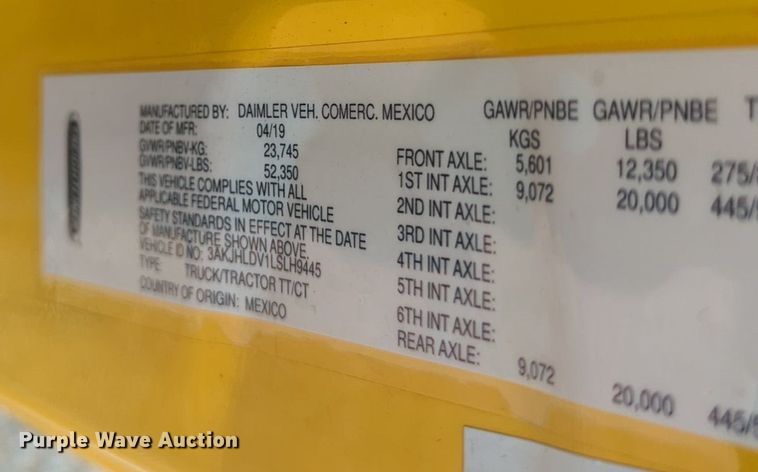 image for item NW9539 2020 Freightliner Cascadia 126 semi truck