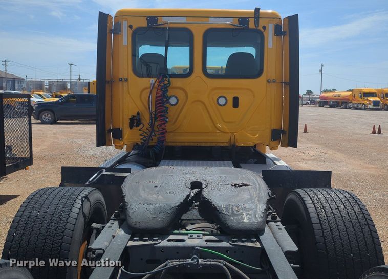 image for item NW9540 2020 Freightliner Cascadia 126 semi truck