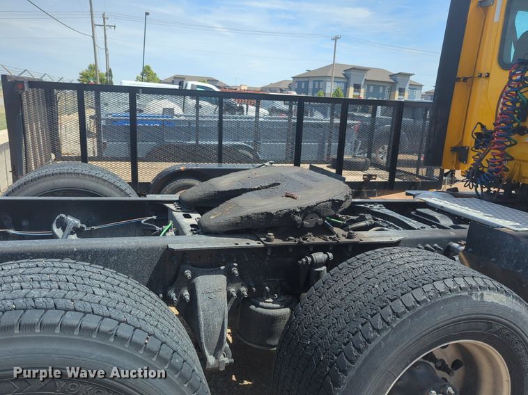 image for item NW9540 2020 Freightliner Cascadia 126 semi truck