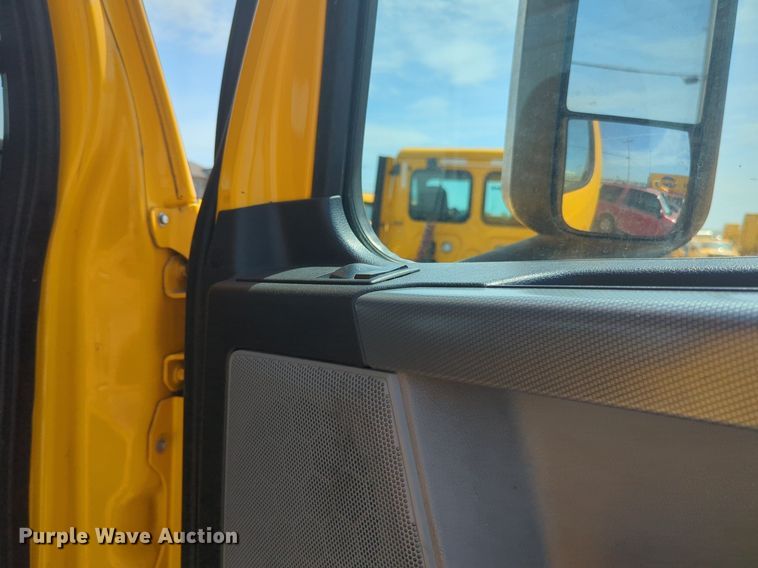 image for item NW9540 2020 Freightliner Cascadia 126 semi truck