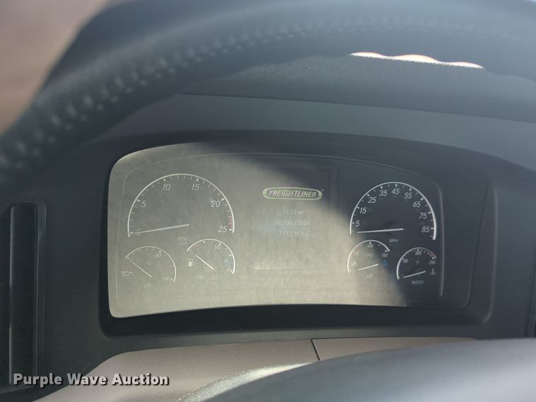 image for item NW9540 2020 Freightliner Cascadia 126 semi truck