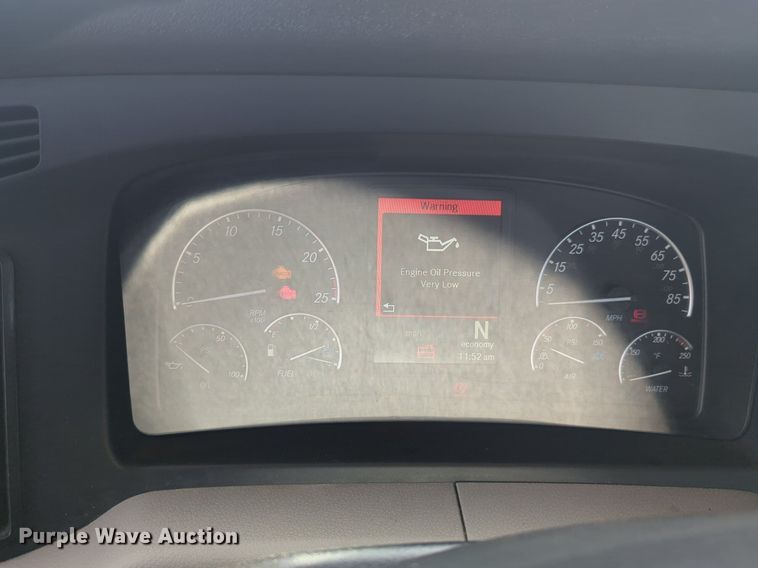 image for item NW9540 2020 Freightliner Cascadia 126 semi truck