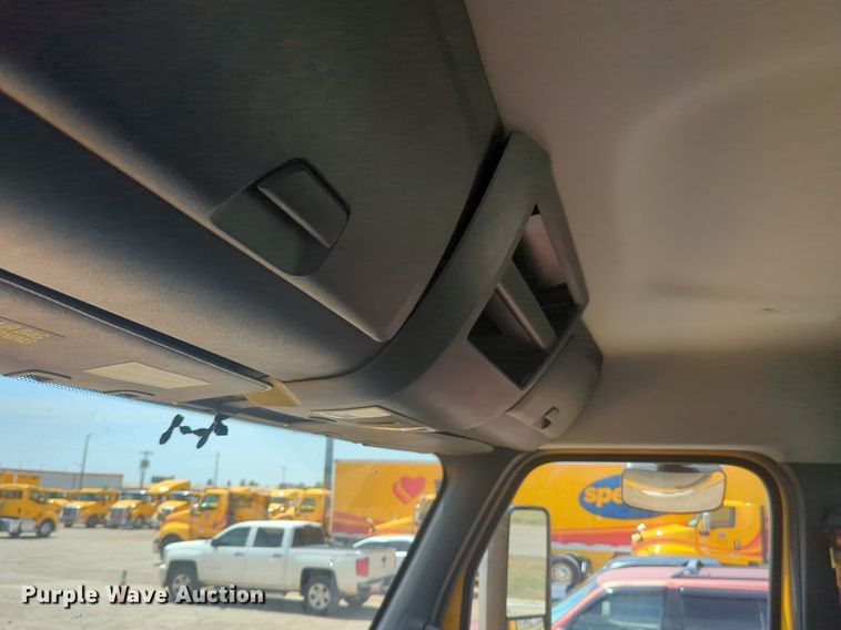 image for item NW9540 2020 Freightliner Cascadia 126 semi truck