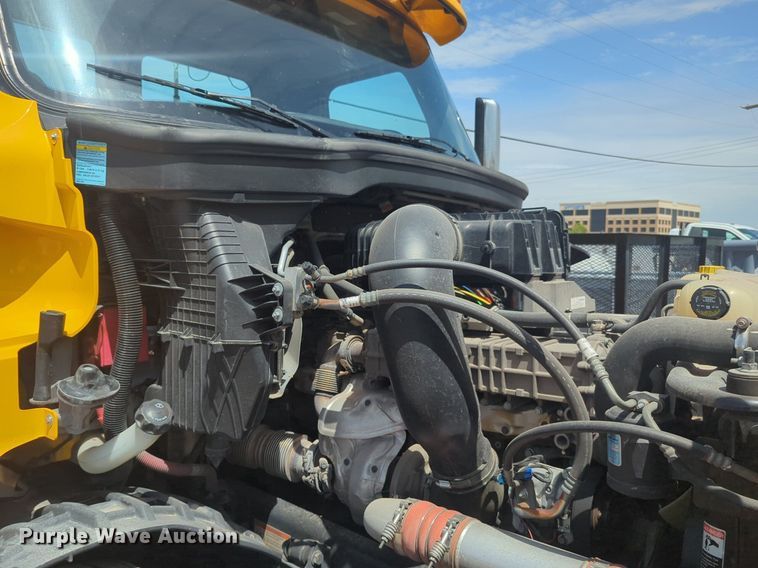 image for item NW9540 2020 Freightliner Cascadia 126 semi truck