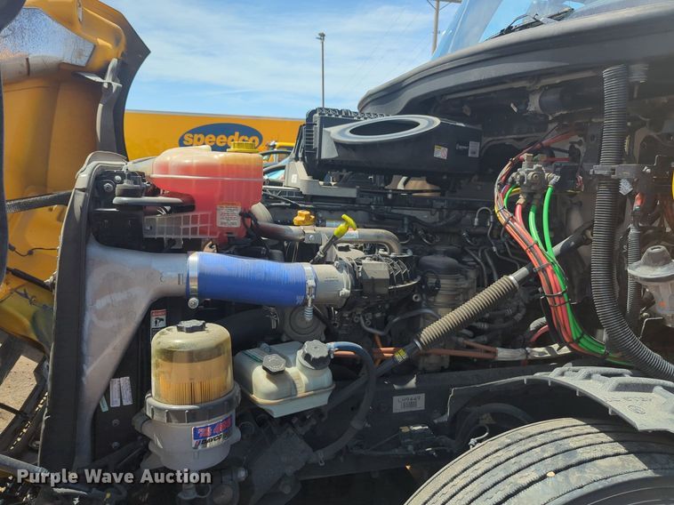 image for item NW9540 2020 Freightliner Cascadia 126 semi truck