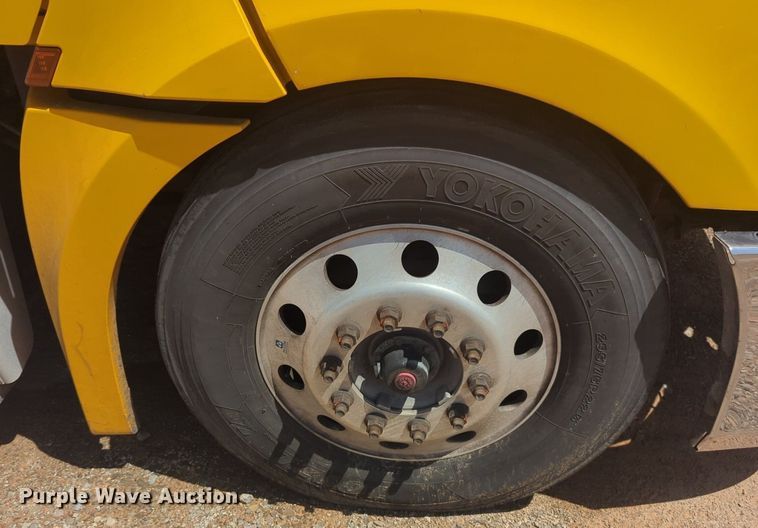 image for item NW9540 2020 Freightliner Cascadia 126 semi truck