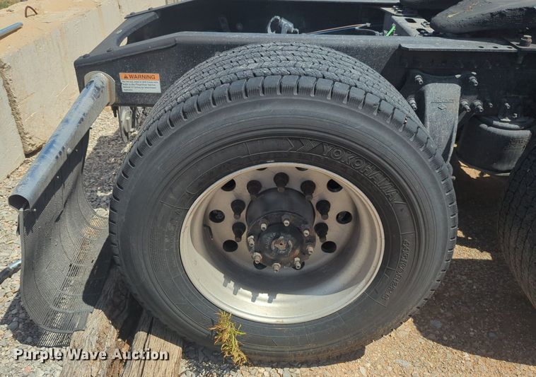 image for item NW9540 2020 Freightliner Cascadia 126 semi truck