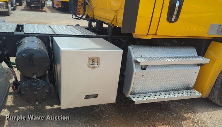 image for item NW9541 2021 Freightliner Cascadia 126 semi truck