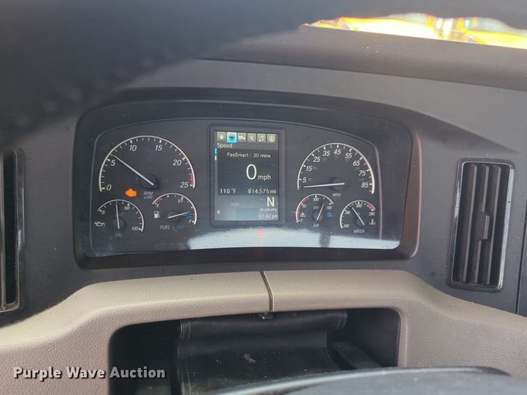 image for item NW9541 2021 Freightliner Cascadia 126 semi truck