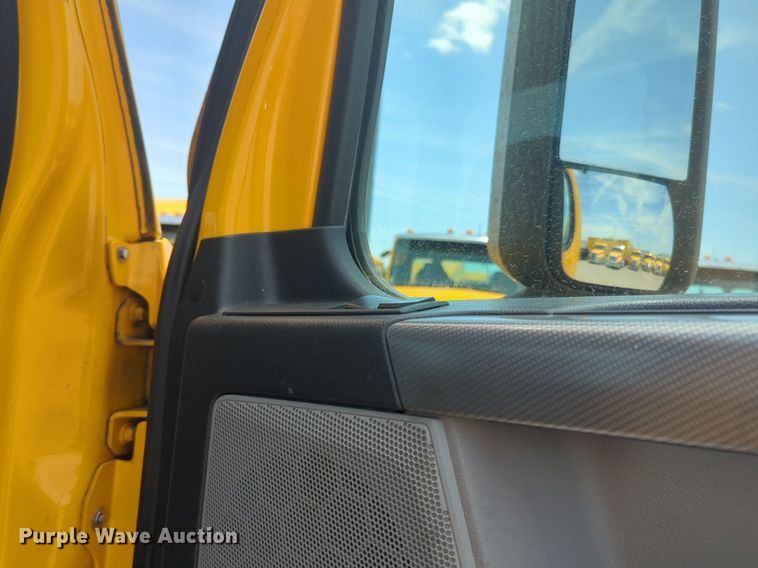 image for item NW9541 2021 Freightliner Cascadia 126 semi truck