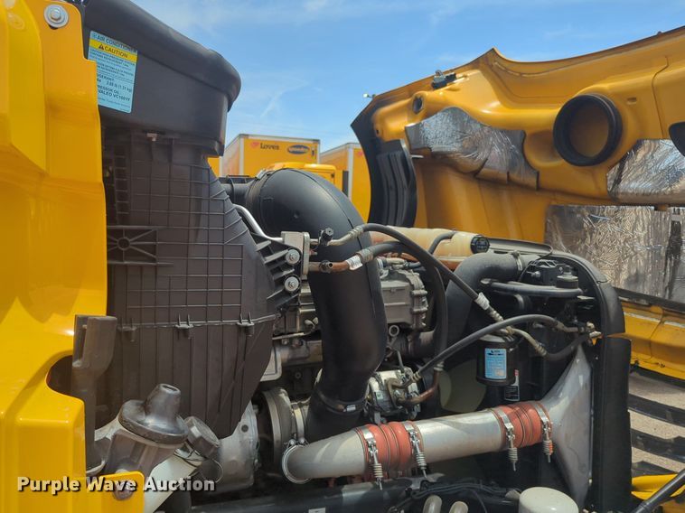 image for item NW9541 2021 Freightliner Cascadia 126 semi truck