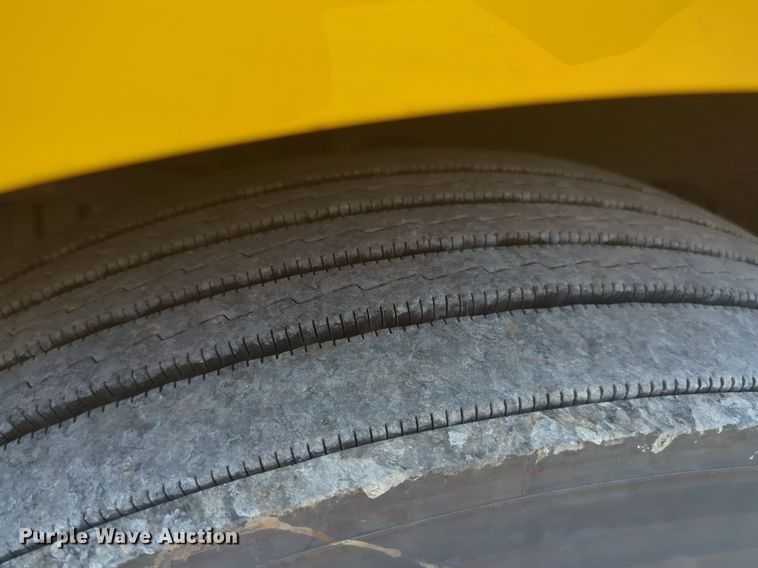 image for item NW9541 2021 Freightliner Cascadia 126 semi truck