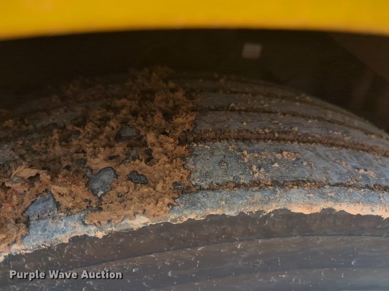 image for item NW9541 2021 Freightliner Cascadia 126 semi truck