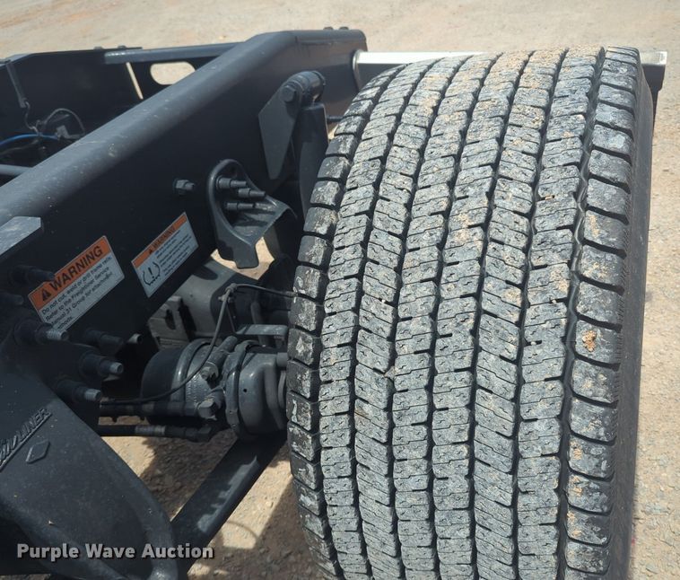 image for item NW9541 2021 Freightliner Cascadia 126 semi truck