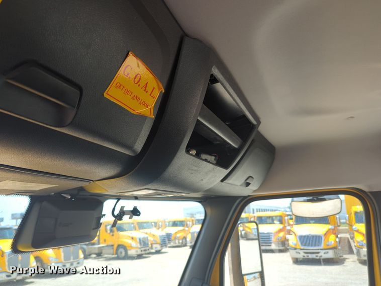 image for item NW9542 2021 Freightliner Cascadia 126 semi truck