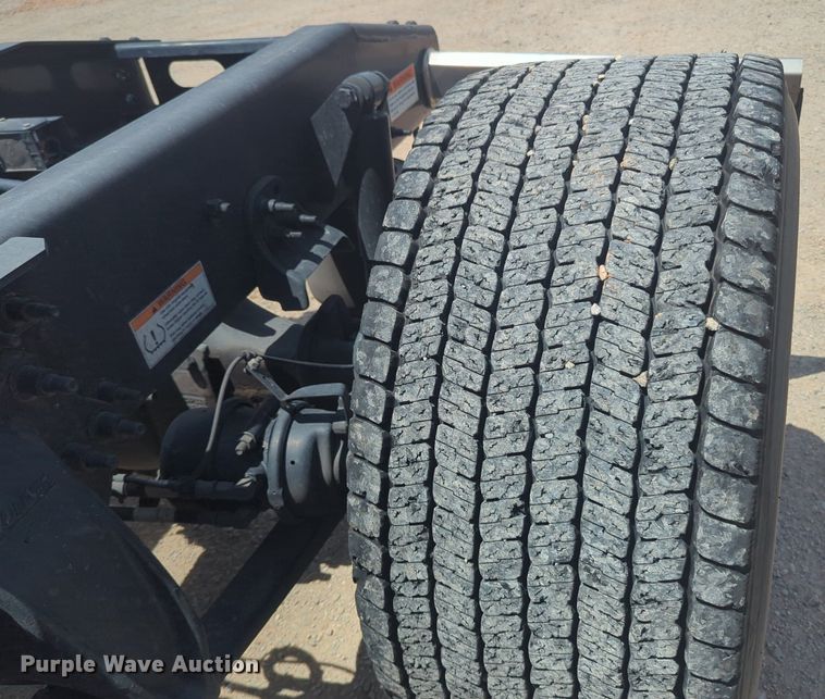 image for item NW9542 2021 Freightliner Cascadia 126 semi truck