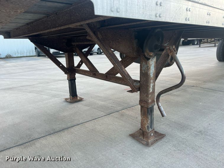 image for item OA9149 1999 Fruehauf dry van trailer