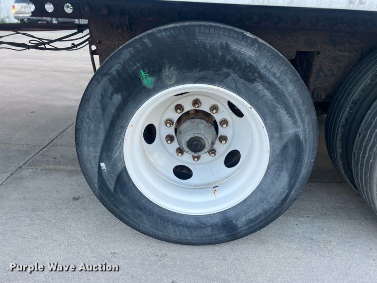 image for item OA9149 1999 Fruehauf dry van trailer