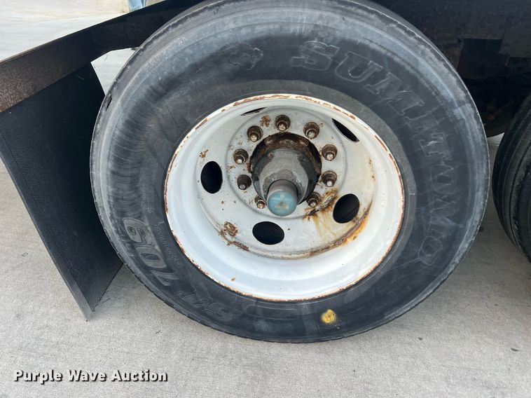 image for item OA9149 1999 Fruehauf dry van trailer