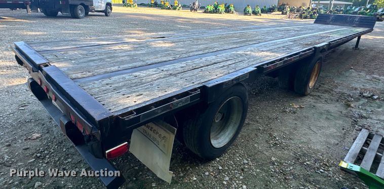 image for item OF9702 2006 Transcraft drop deck trailer
