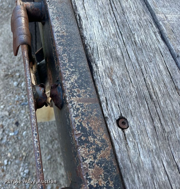 image for item OF9702 2006 Transcraft drop deck trailer