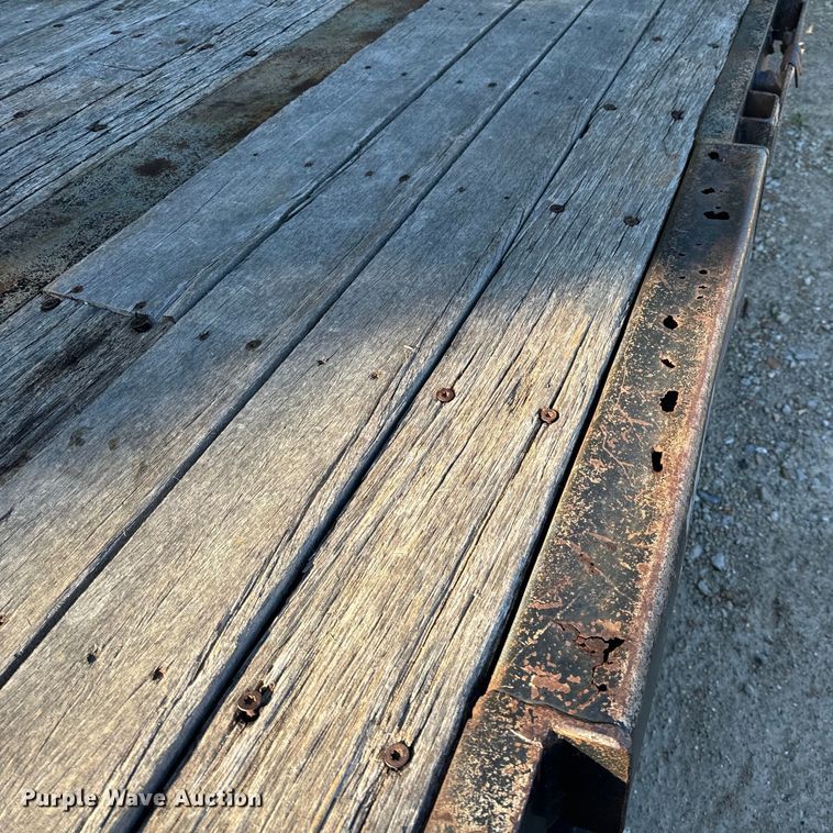 image for item OF9702 2006 Transcraft drop deck trailer