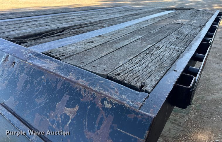 image for item OF9702 2006 Transcraft drop deck trailer