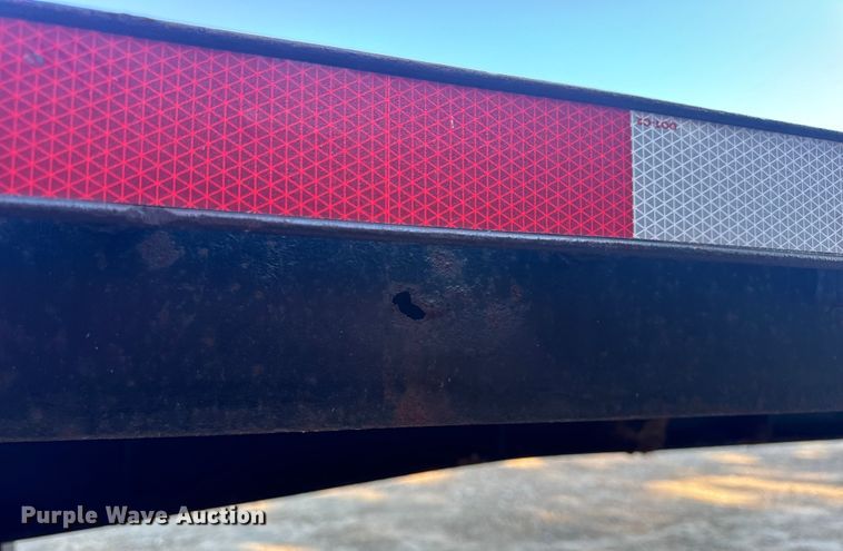 image for item OF9702 2006 Transcraft drop deck trailer