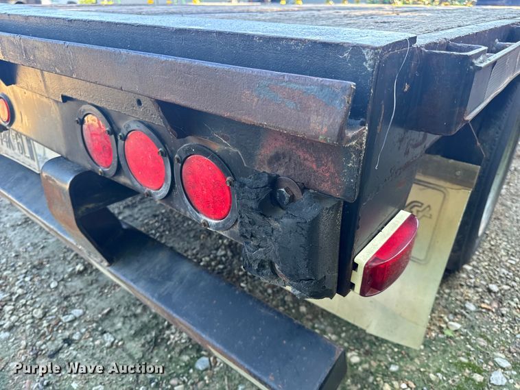 image for item OF9702 2006 Transcraft drop deck trailer