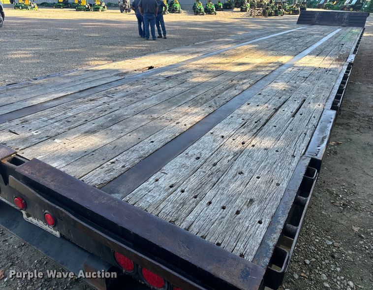 image for item OF9702 2006 Transcraft drop deck trailer