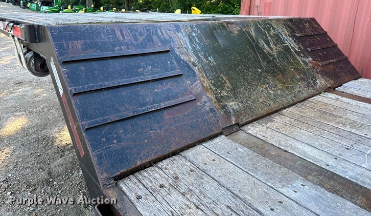 image for item OF9702 2006 Transcraft drop deck trailer