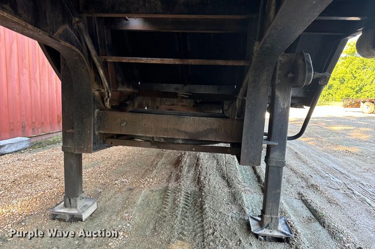 image for item OF9702 2006 Transcraft drop deck trailer
